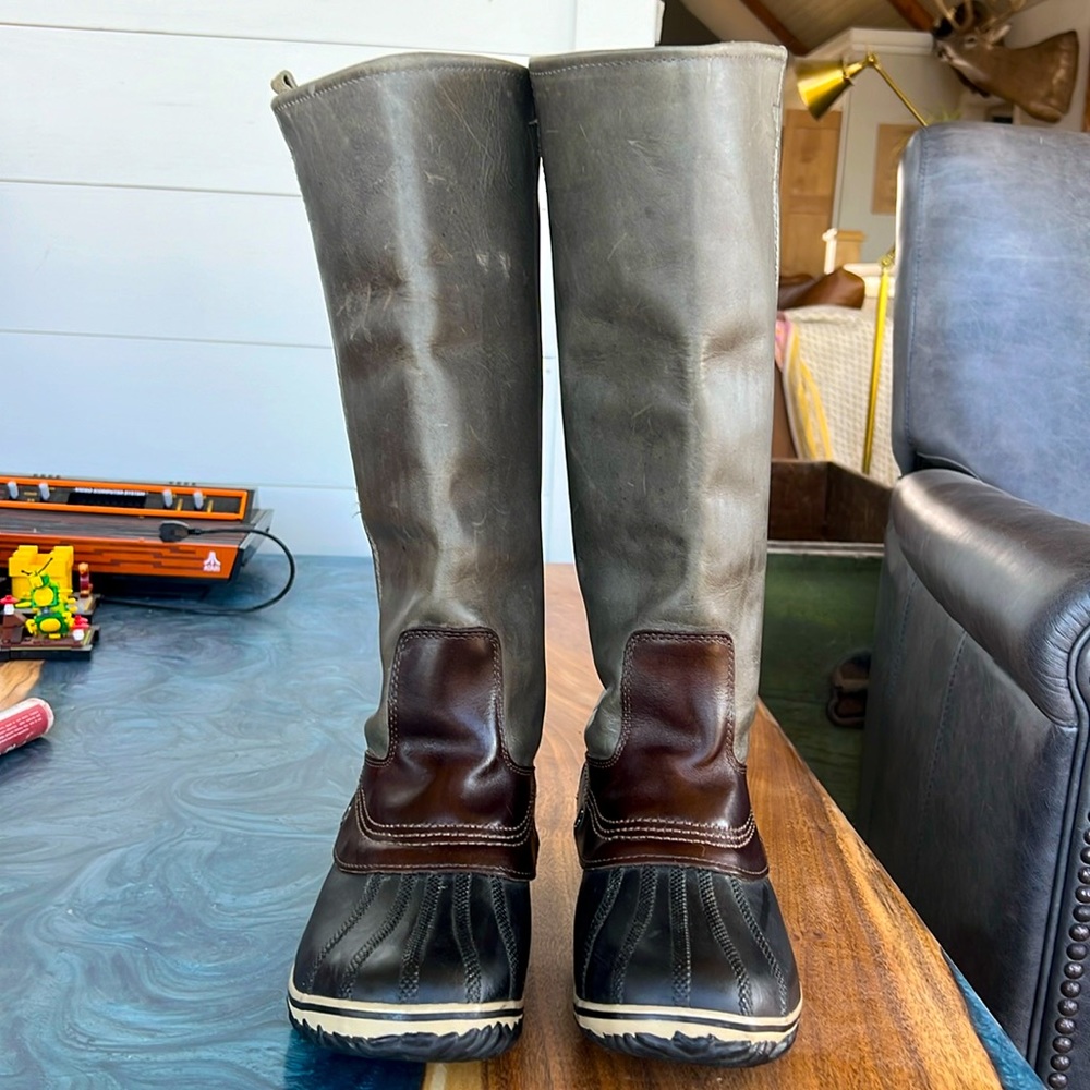 Sorel size 11 equestrian style boot